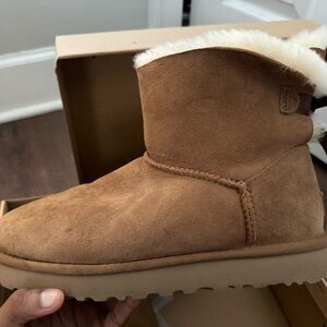UGG Classic Short Chestnut Boots